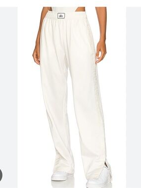 Alo Prize Winner Pant in Ivory size medium